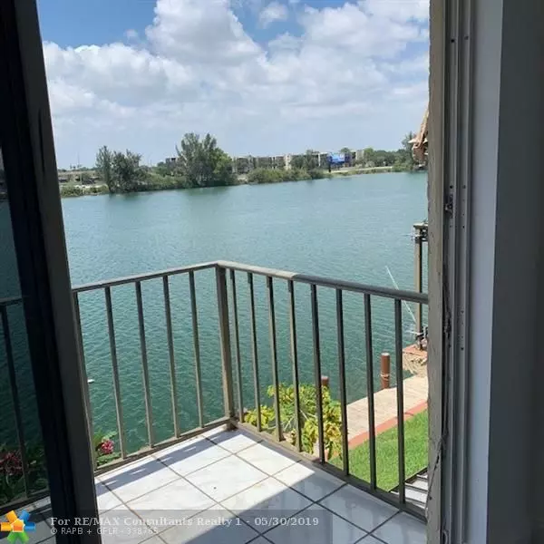 Deerfield Beach, FL 33064,1100 Crystal Lake Dr  #211