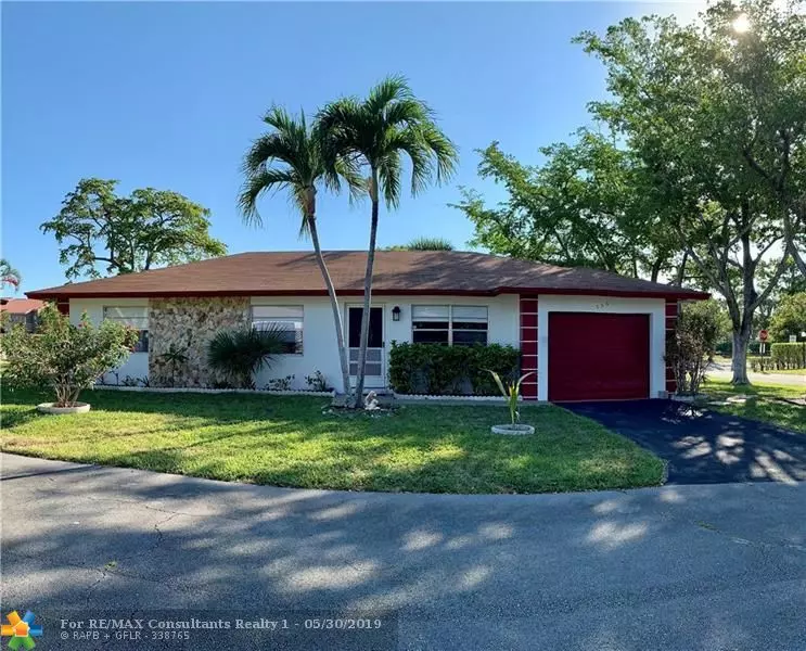 556 SW Natura Ave, Deerfield Beach, FL 33441