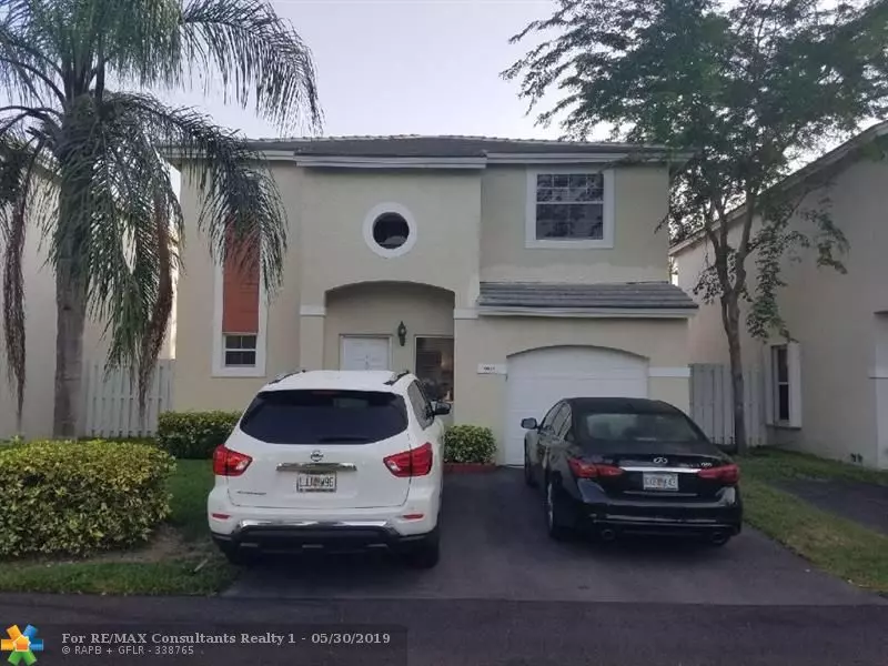 9904 NW 2nd St, Plantation, FL 33324