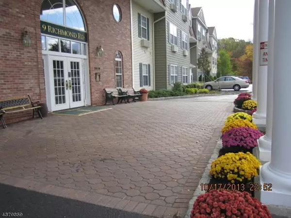 West Milford Twp., NJ 07480,1409 RICHMOND RD #409