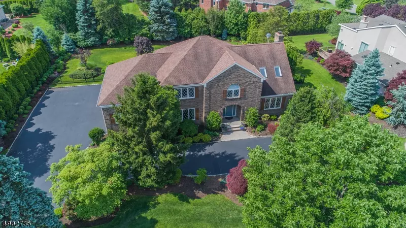 8 BLACKBERRY LN, North Caldwell Boro, NJ 07006
