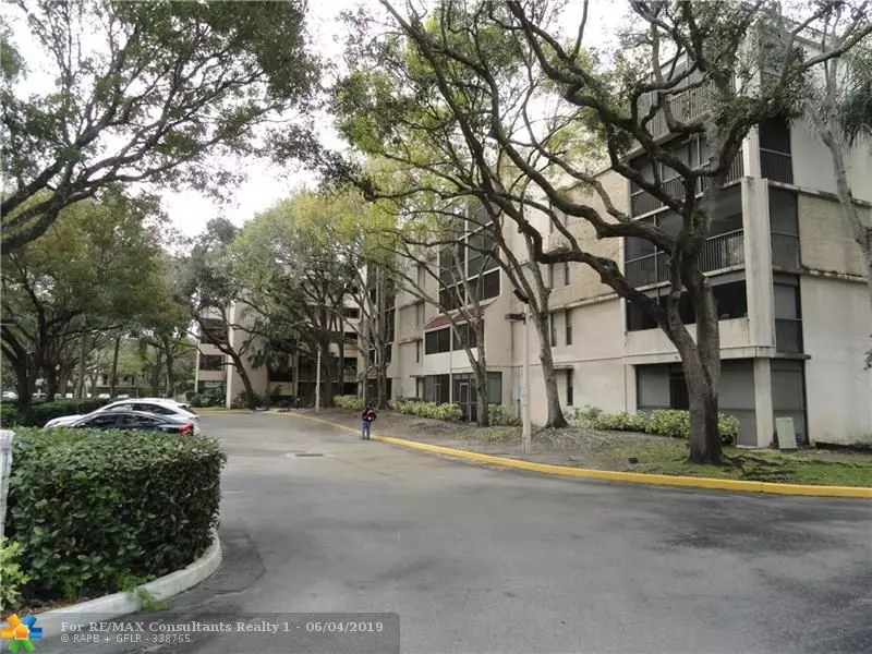 6800 N Cypress Rd  #205, Plantation, FL 33317