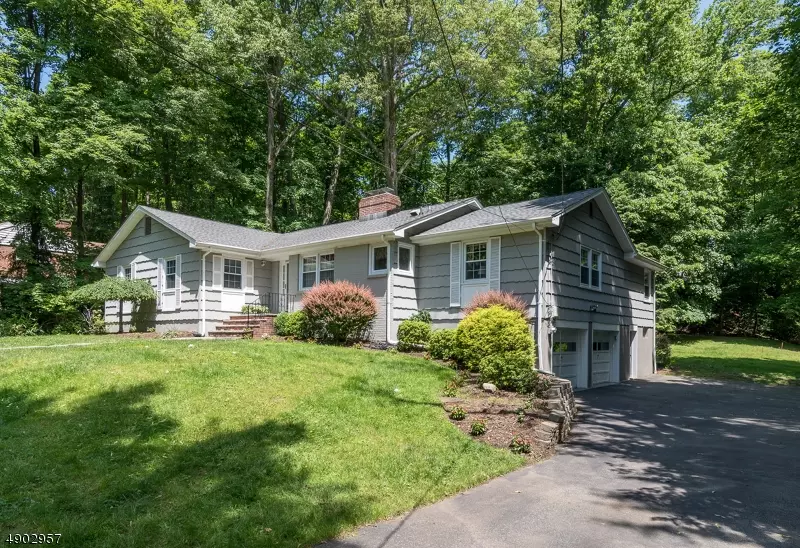 29 Ripplewoo, Upper Saddle River Boro, NJ 07458