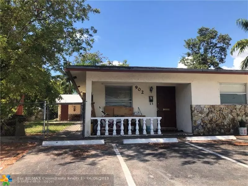 902 NE 38th St, Oakland Park, FL 33334