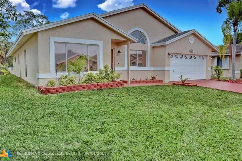 3883 NW 59th St, Coconut Creek, FL 33073