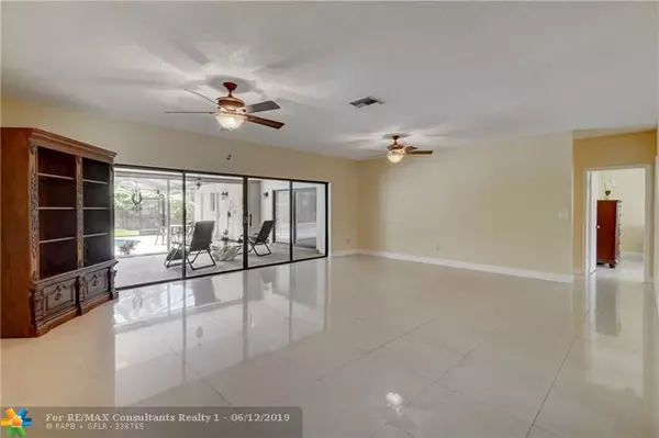 Plantation, FL 33317,5271 SW 21st St