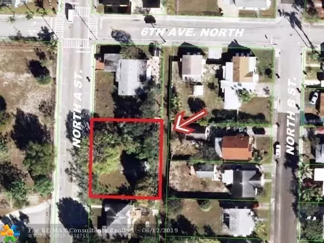 518 N A St, Lake Worth, FL 33460