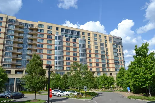 8100 river rd, unit 415 #415, North Bergen Twp., NJ 07047