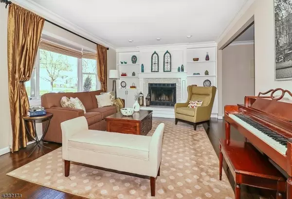 61 MICHAEL DR, Westfield Town, NJ 07090