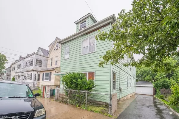 38 HOLDEN ST, Clifton City, NJ 07011