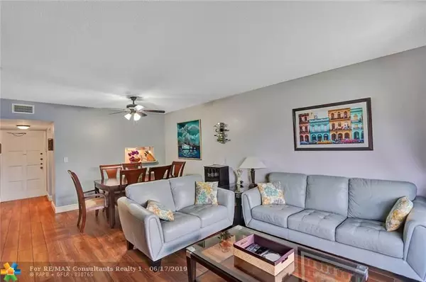 Hollywood, FL 33021,981 Hillcrest Court  #208