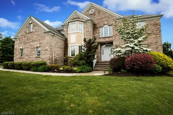 3 LA SALLE CT, Roseland Boro, NJ 07068