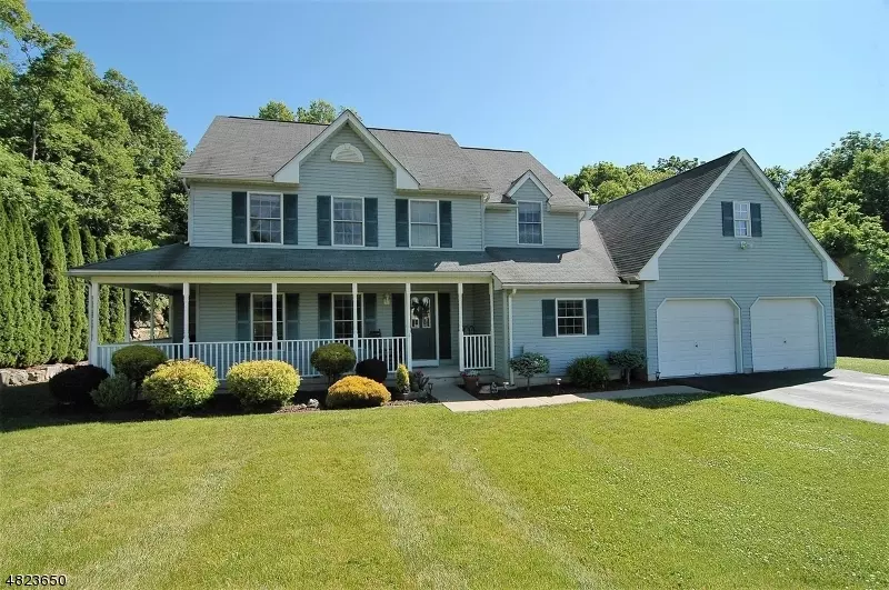 17 WOODSEDGE CT, White Twp., NJ 07823