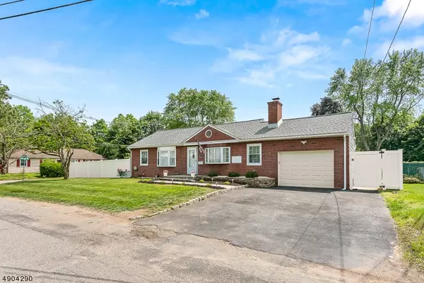 8 CHESLER TER, Roxbury Twp., NJ 07876