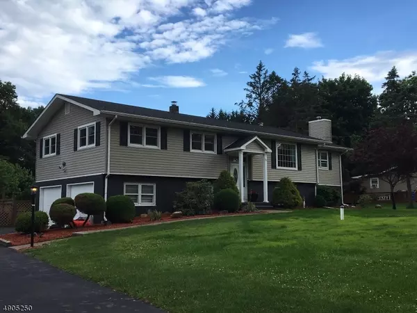 37 CORN HOLLOW RD, Roxbury Twp., NJ 07876
