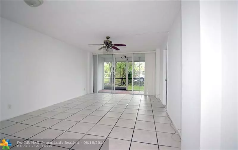 118 Royal Park Dr  #1F, Oakland Park, FL 33309