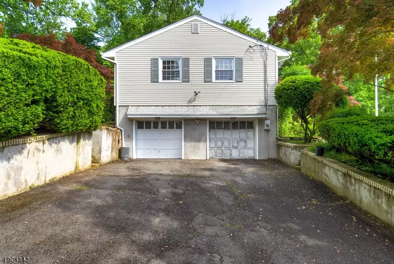 156 GOFFLE HILL RD, Hawthorne Boro, NJ 07506