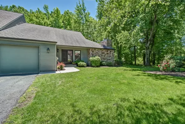 70 STONEGATE DR, Roseland Boro, NJ 07068