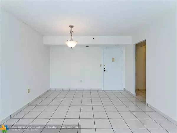 Pembroke Pines, FL 33026,900 Saint Charles Pl  #714