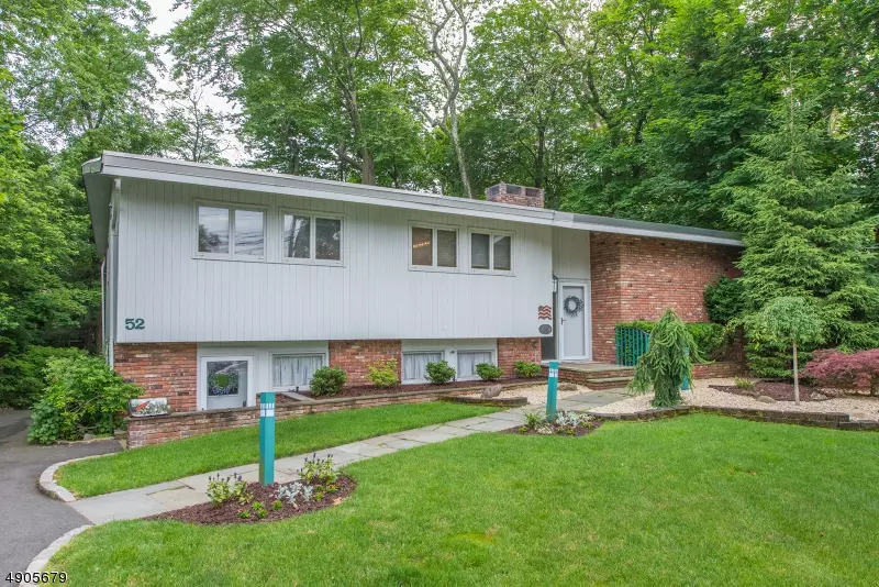52 BROOKSIDE AVE, Caldwell Boro Twp., NJ 07006