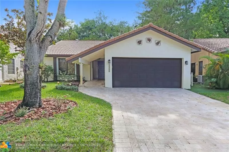 1511 Riverwood Ln, Coral Springs, FL 33071