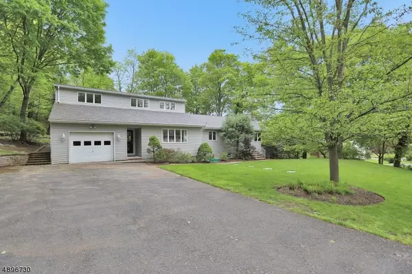 96 MANITO AVE, Oakland Boro, NJ 07436