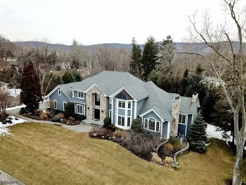 Oakland Boro, NJ 07436,9 PONDS WAY