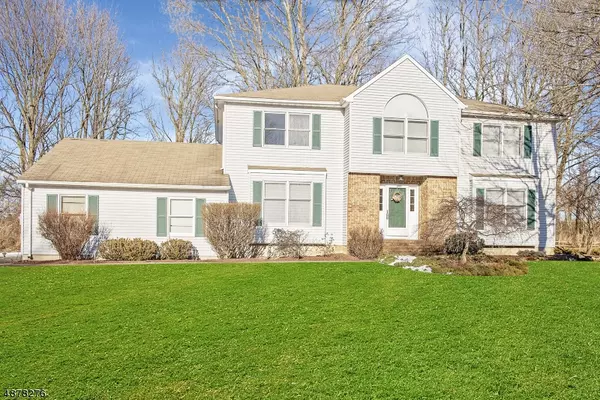 28 Mountain View Rd, Roxbury Twp., NJ 07876
