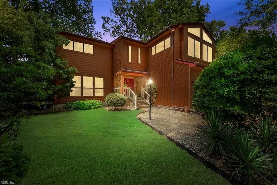 2232 Sandy Woods LN, Virginia Beach, VA 23456