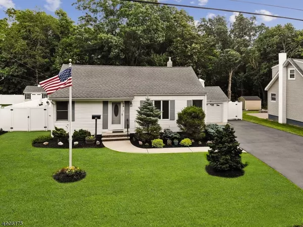 34 RUTGERS DR, Oakland Boro, NJ 07436