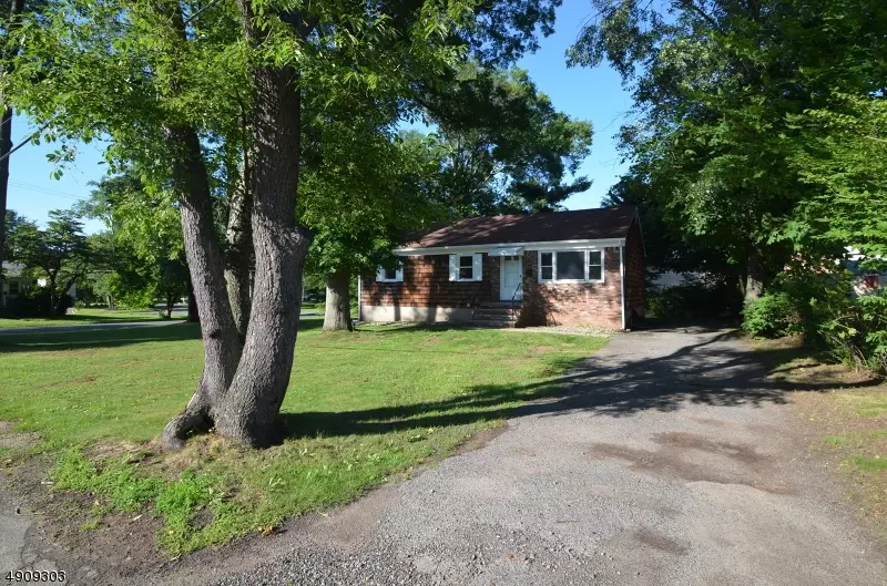 2 COTTAGE PL, East Hanover Twp., NJ 07936