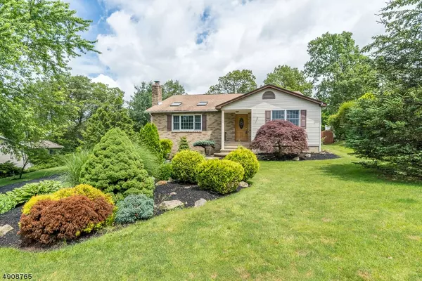 9 MC KINLEY DR, Kinnelon Boro, NJ 07405