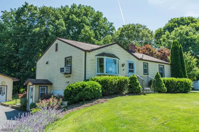 Chester Boro, NJ 07930,13 HEDGES RD