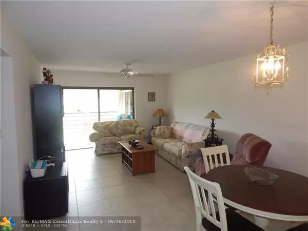 Boca Raton, FL 33428,9370 SW 8th St  #323