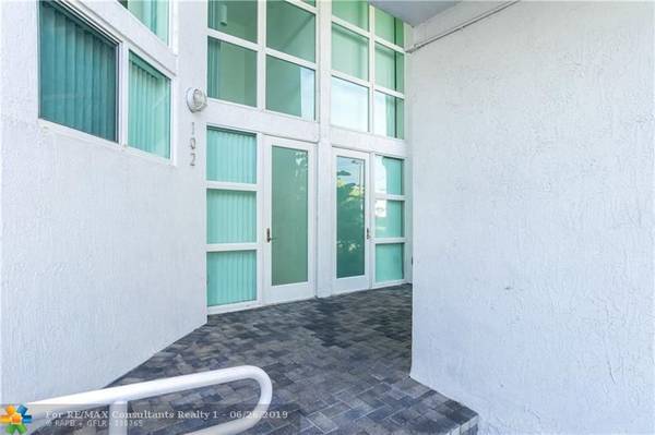 Fort Lauderdale, FL 33316,1490 SE 15th St  #102