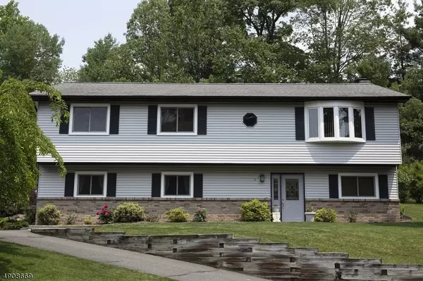 9 Bernard Rd, Roxbury Twp., NJ 07850