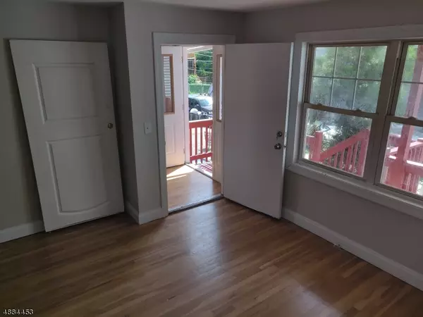 30 HIGHLAND ST, Paterson City, NJ 07524