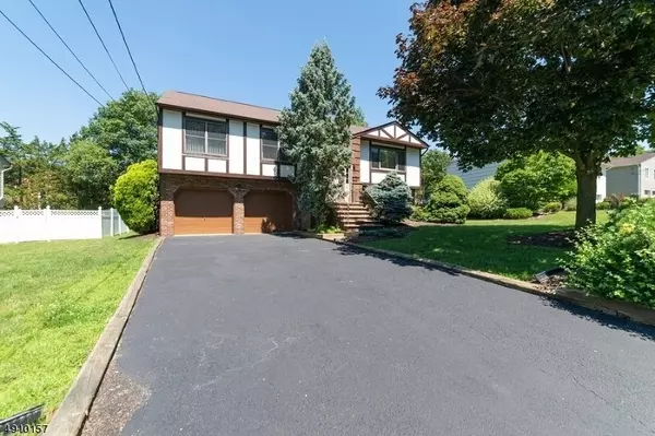 22 GLEN VIEW DR, West Orange Twp., NJ 07052