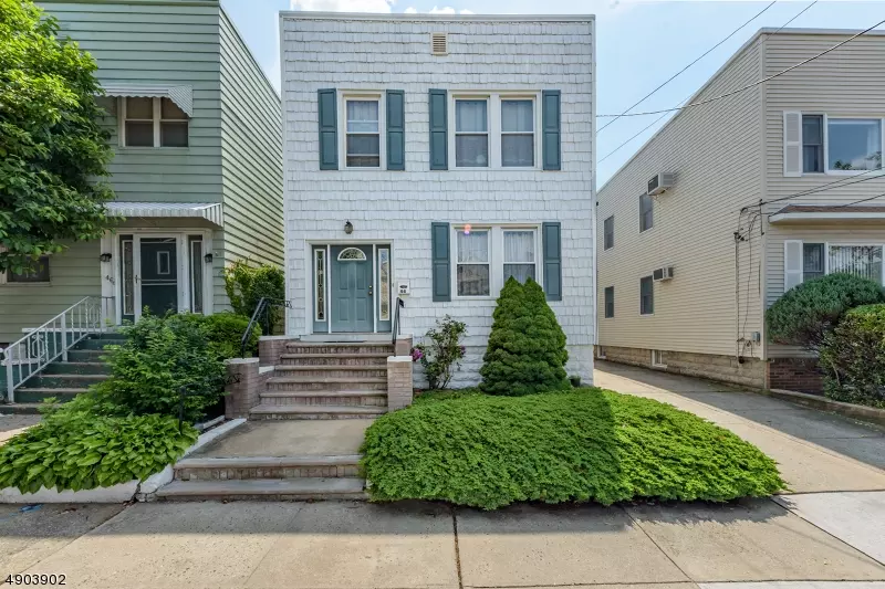 44 HUMPHREY AVE, Bayonne City, NJ 07002