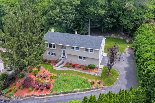 5 HARRISON RD, Kinnelon Boro, NJ 07405