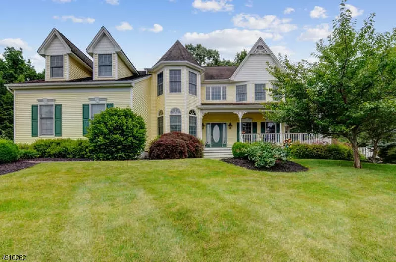 10 SMITH RD, Readington Twp., NJ 08822