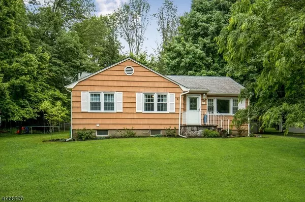 5 SUNSET LN, Roxbury Twp., NJ 07876