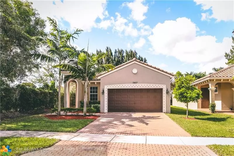 7907 Patriot St, Lake Worth, FL 33463