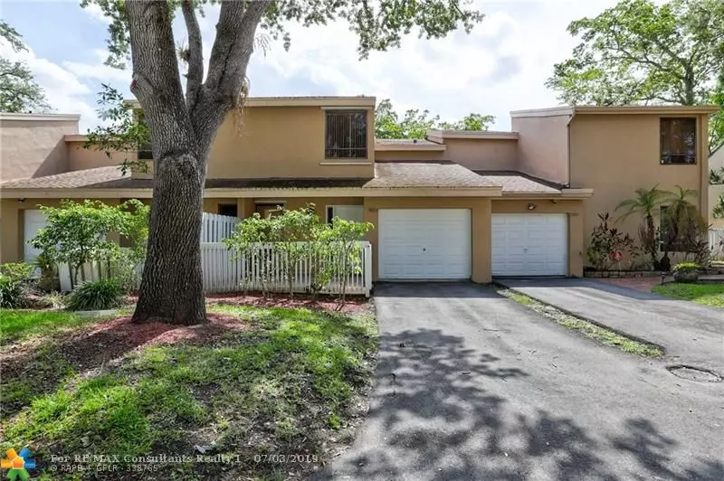 9893 Fairway Cove Ln  #9893, Plantation, FL 33324