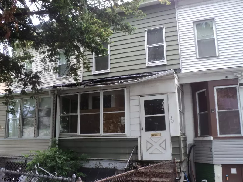 East Orange City, NJ 07018,30 OAK ST
