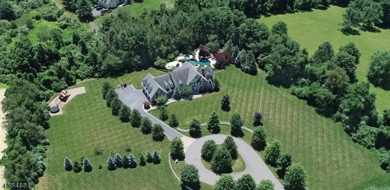 8 HILDEBRANT RD, Tewksbury Twp., NJ 08833