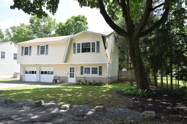 15 W MAPLE AVE, Roxbury Twp., NJ 07876