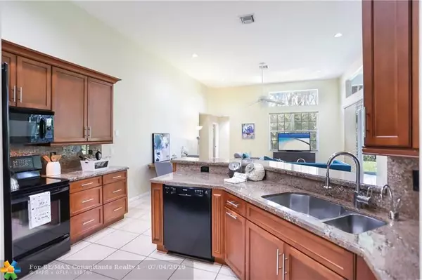 Weston, FL 33332,2784 Oakbrook Dr