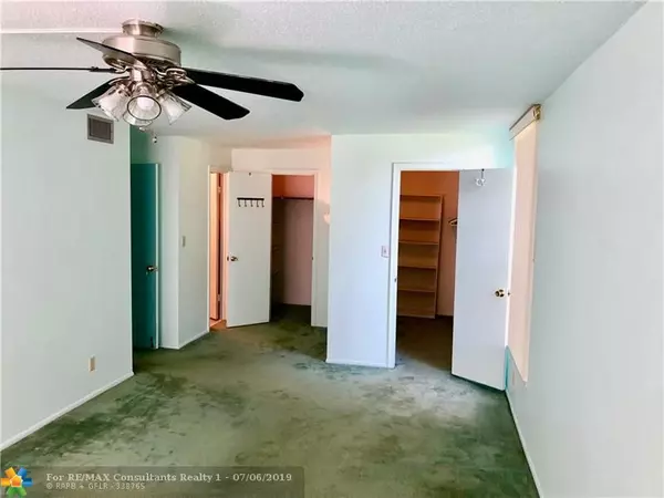 Plantation, FL 33317,6923 Cypress Rd  #12A