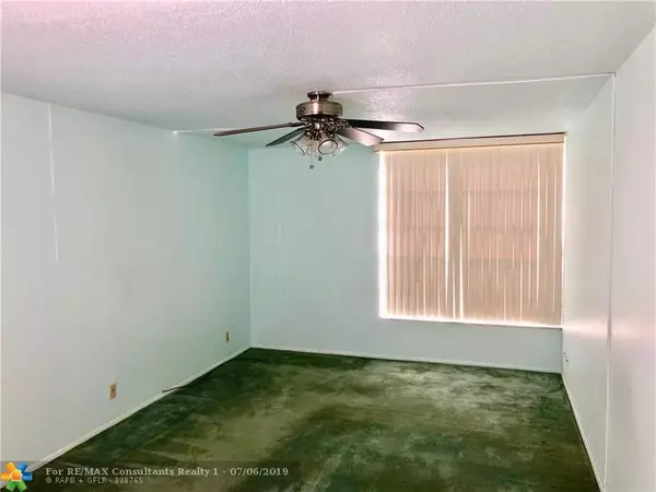 Plantation, FL 33317,6923 Cypress Rd  #12A